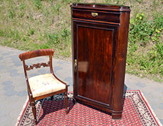 Eckschrank Mahagoni - Antiquitäten und Möbelbau